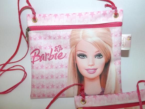 Bolsinha Barbie Tira colo