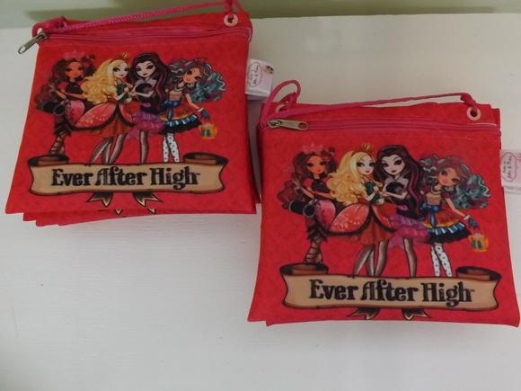 Bolsinha Ever After High