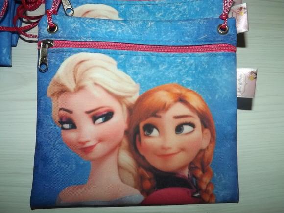 Bolsinha Frozen Tira colo