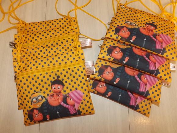 Bolsinha Minions Tira colo