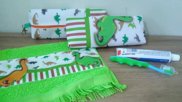 Kit Higiene estojo Dinossauro