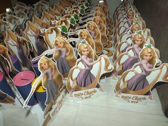 Totem Personalizado Enrolados P