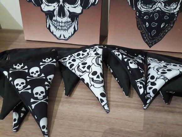 Bandeirola Personalizada Caveira