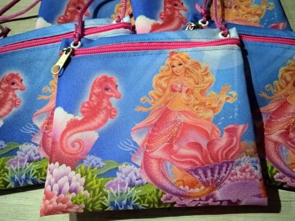 Bolsinha Barbie Sereia Tira Colo