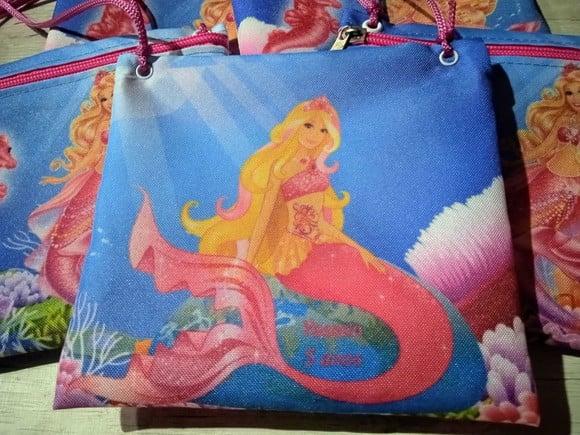 Bolsinha Barbie Sereia Tira Colo