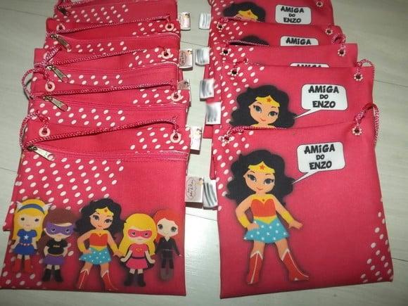 Bolsinha Heroínas Cute Tira colo