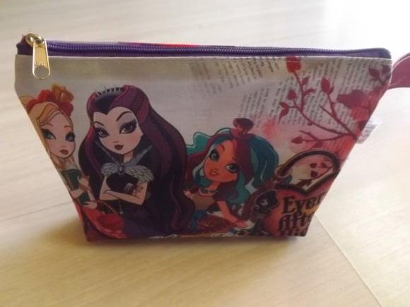 Necessarie Personalizada Ever After High
