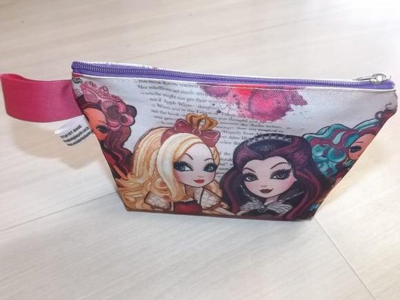 Necessarie Personalizada Ever After High