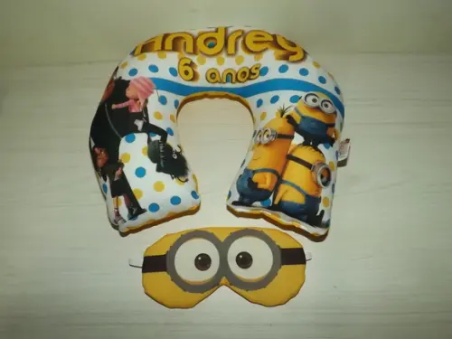 Almofada de Pescoço e Tapa Olho Minions
