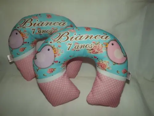 Almofada de pescoço Passarinho rosa vintage