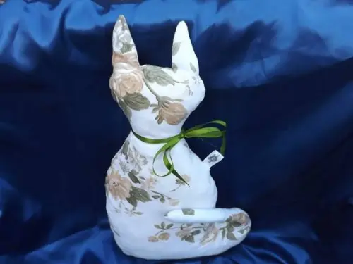 Almofada em formato de gato