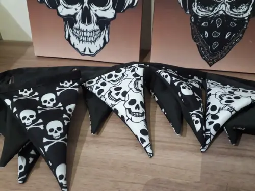 Bandeirola Personalizada Caveira
