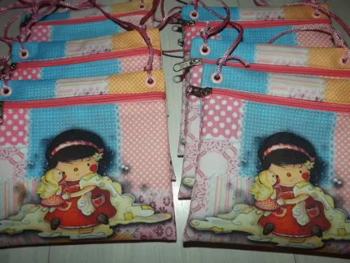 Bolsinha Boneca Patchwork Tira colo