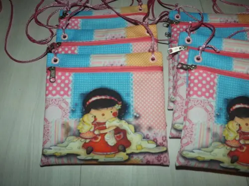 Bolsinha Boneca Patchwork Tira colo