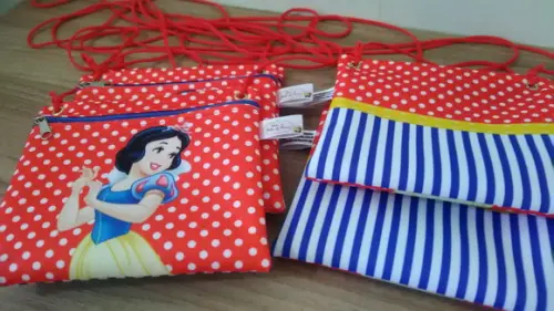 Bolsinha Branca de Neve Tira colo