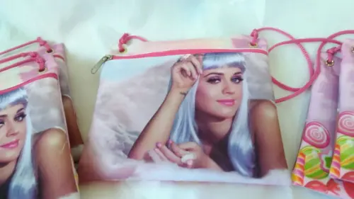 Bolsinha Katy Perry Tira colo