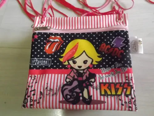 Bolsinha Rock Tira Colo