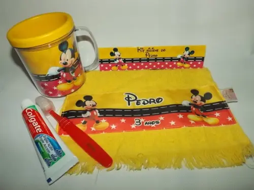 Kit Higiene Mickey na Caneca