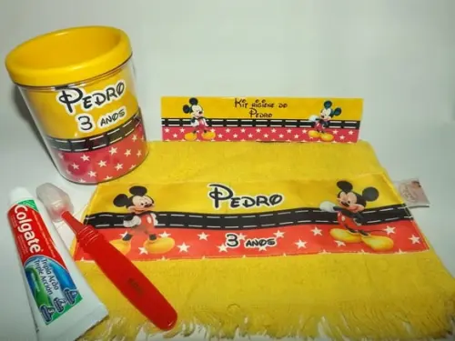 Kit Higiene Mickey na Caneca