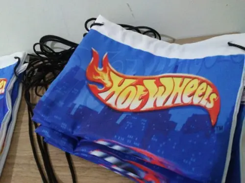 Kit Mochila e Tapa Olho Infantil Hot Wheels