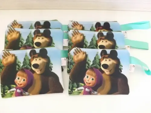 Necessarie A menina e o Urso