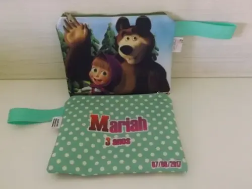 Necessarie A menina e o Urso