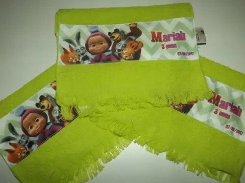 Toalhinha de mão A menina e o Urso