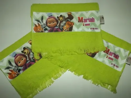 Toalhinha de mão A menina e o Urso