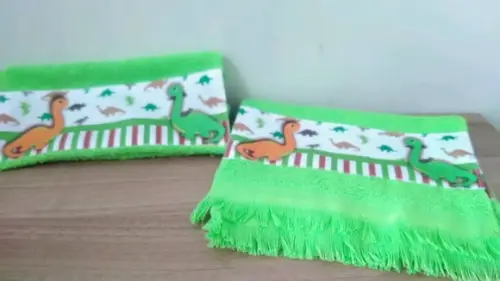 Toalhinha de mão Dinossauro