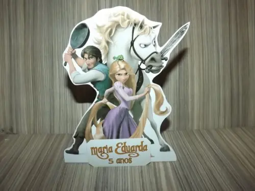 Totem Personalizado Enrolados P