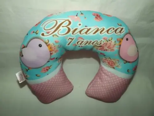 Almofada de pescoço Passarinho rosa vintage