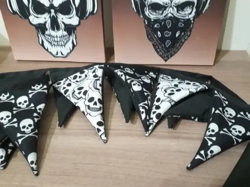 Bandeirola Personalizada Caveira