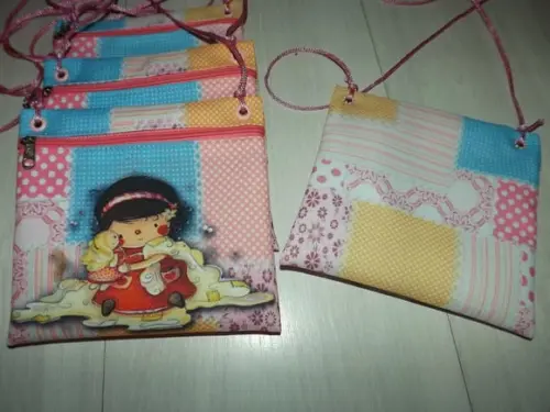 Bolsinha Boneca Patchwork Tira colo