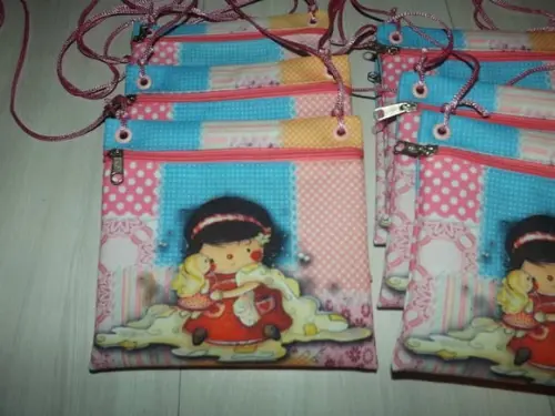 Bolsinha Boneca Patchwork Tira colo