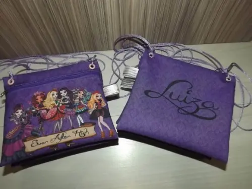 Bolsinha Ever After High Tira colo