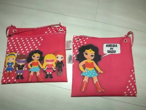 Bolsinha Heroínas Cute Tira colo