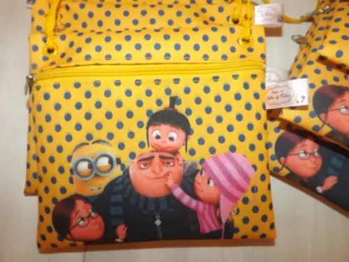 Bolsinha Minions Tira colo
