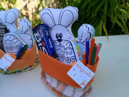 Coelho na Cestinha para Colorir
