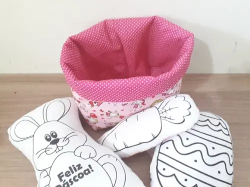 Coelho na Cestinha para Colorir Rosa