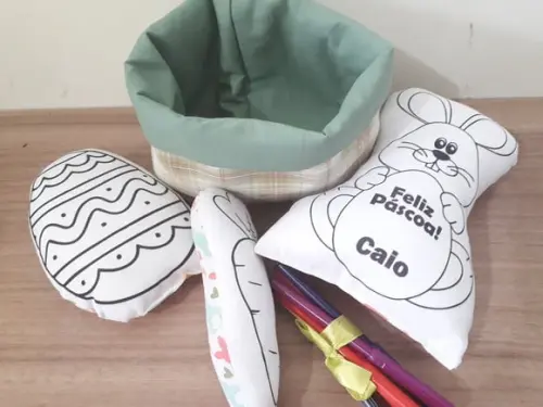 Coelho na Cestinha para Colorir Ovos