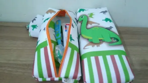 Kit Higiene estojo Dinossauro
