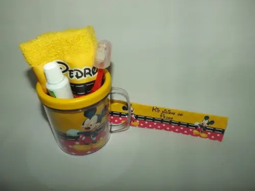 Kit Higiene Mickey na Caneca