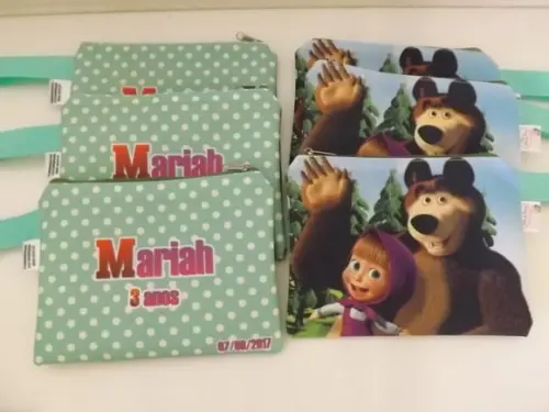 Necessarie A menina e o Urso