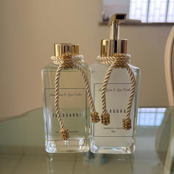 Kit Lavabo Difusor e Saboneteira Personalizado
