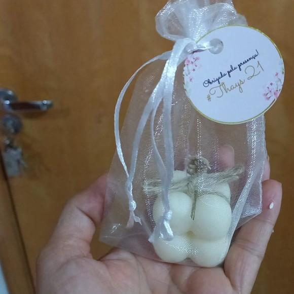 Vela Mini Bubble Rústica no Saquinho de Organza com Tag