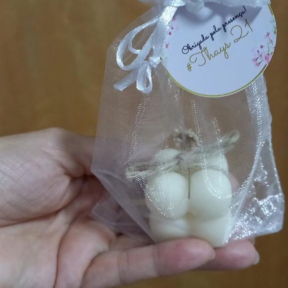Vela Mini Bubble Rústica no Saquinho de Organza com Tag