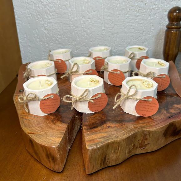 Vela no Pote de Gesso para Eventos com Tag Personalizada