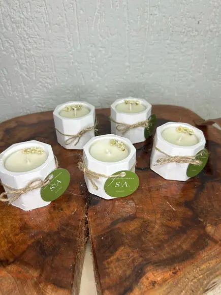 Vela no Pote de Gesso para Eventos com Tag Personalizada