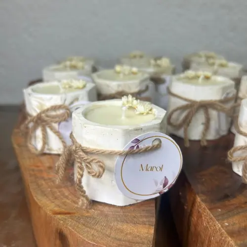 Vela no Pote de Gesso para Eventos com Tag Personalizada