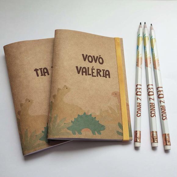 Kit Bloquinho Brochura A6 + Lápis Adesivado + Embalagem